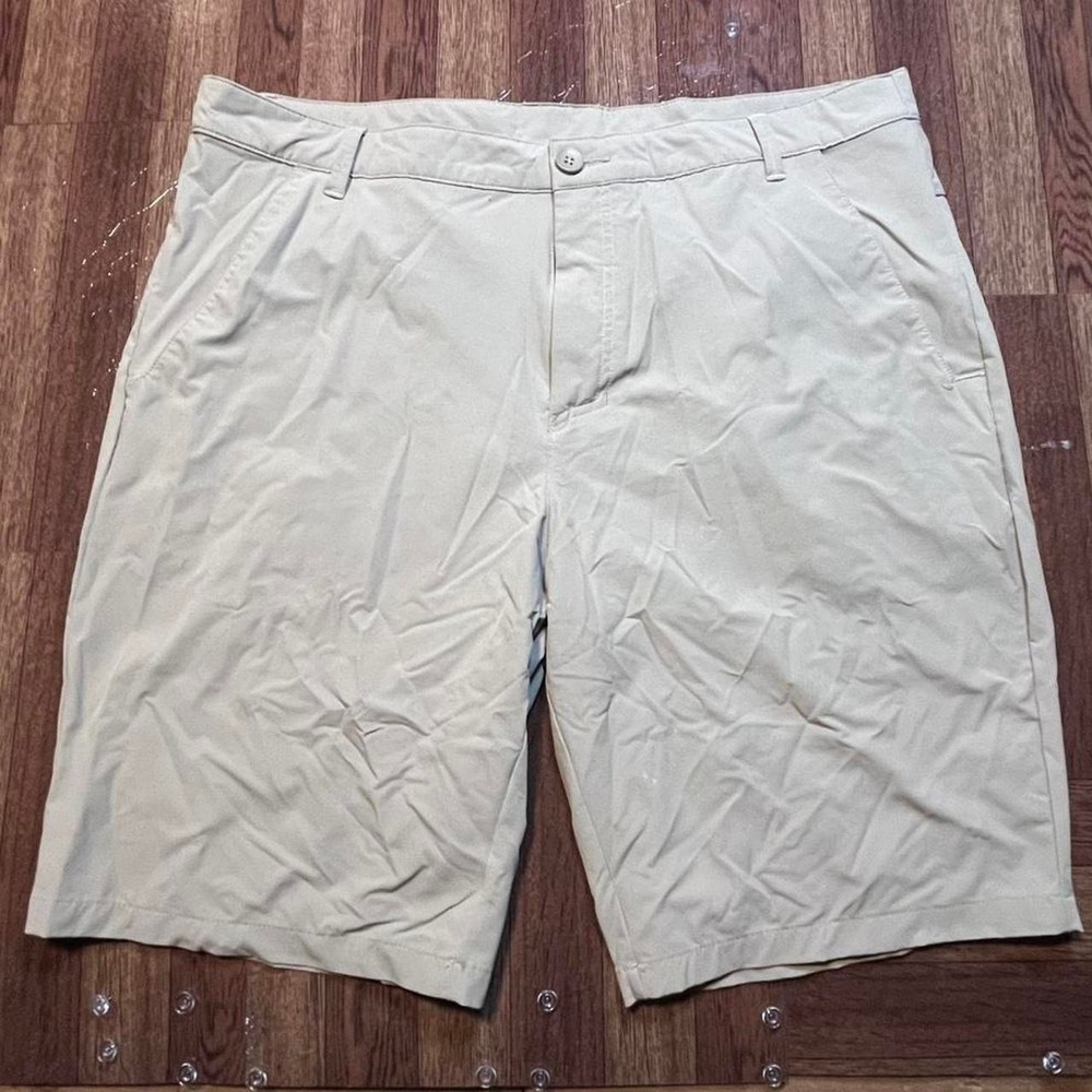Oakley Beige Regular Fit Chino Golf Shorts 38‎ (XXL)